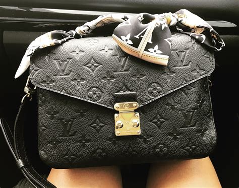 louis vuitton pochette metis pris|Louis Vuitton Pochette metis celebrities.